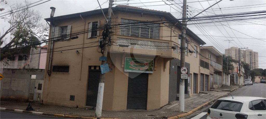 Sobrado à venda com 4 quartos em Calmon Viana, Poá, SP
