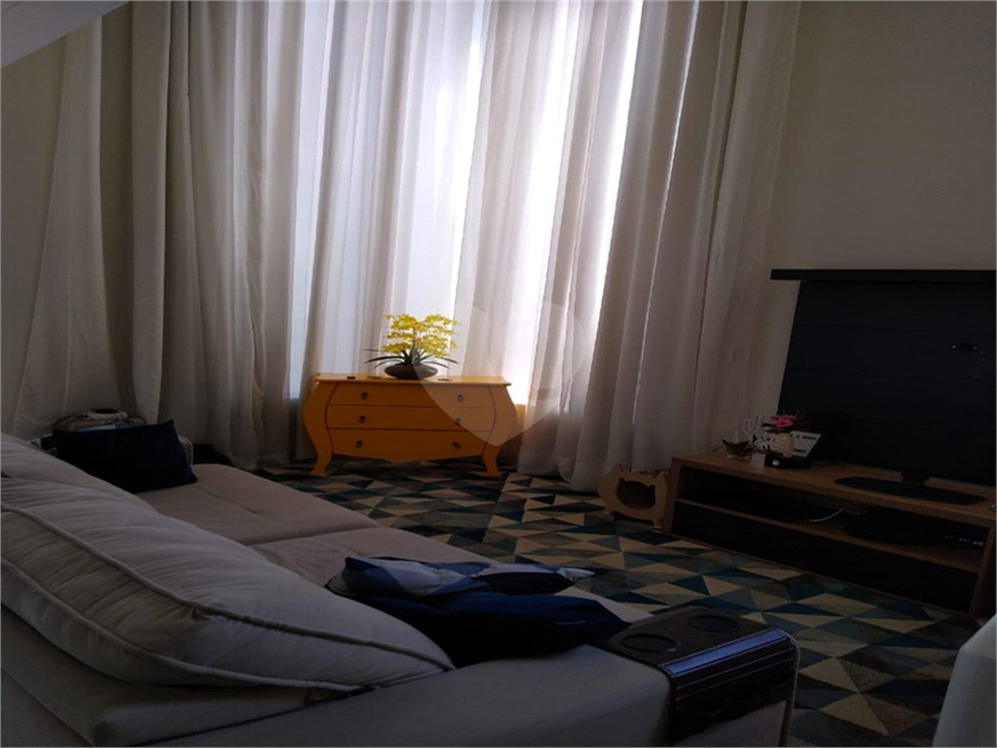 Casa à venda com 3 quartos, sendo 1 suíte, no condomínio Jd Portal de Itaici, Indaiatuba - SP