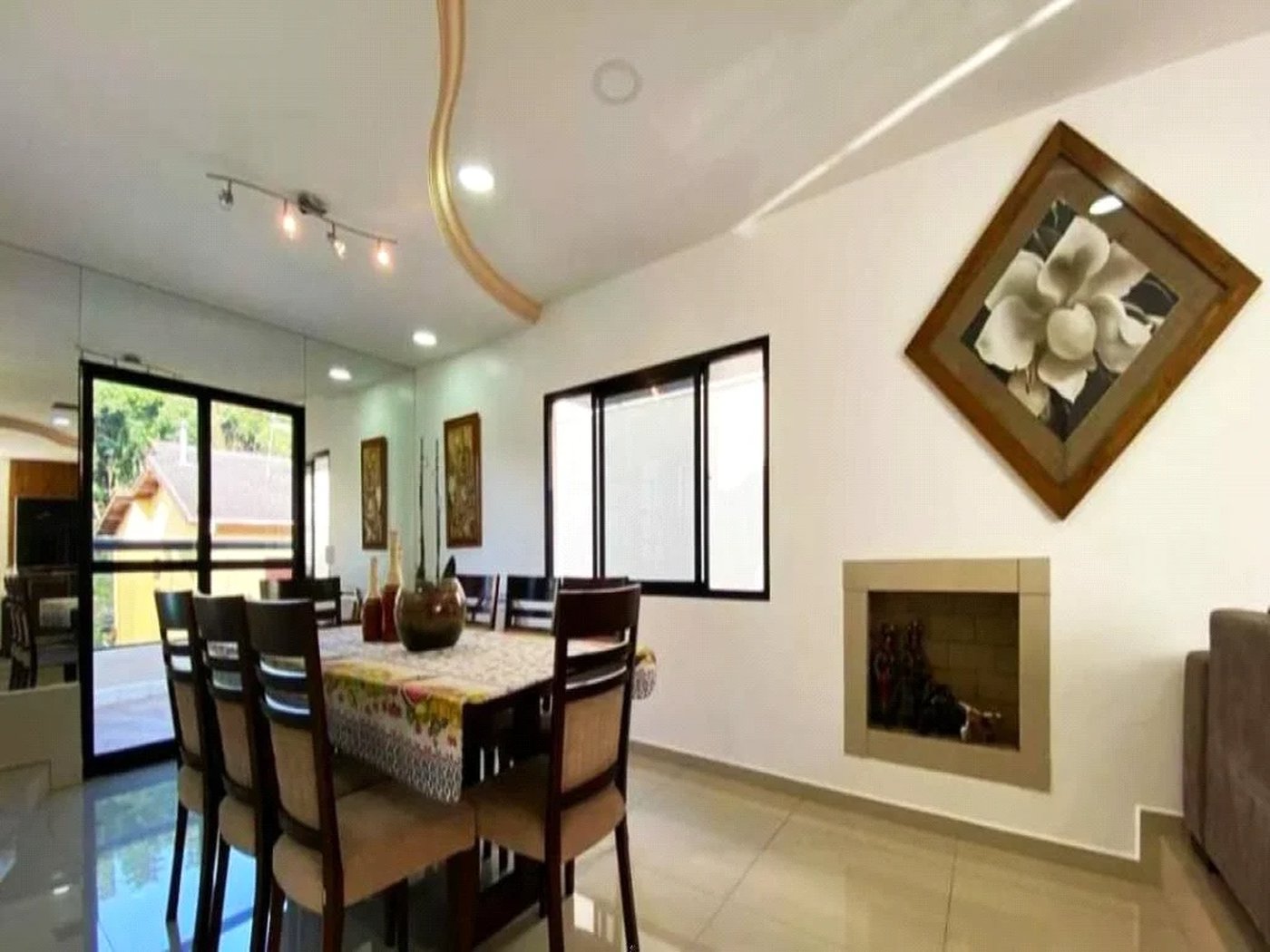 Casa à venda com 3 quartos, sendo 1 suíte, em Parque Monte Alegre, Taboão da Serra, SP