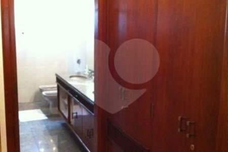 Apartamento à venda com 4 suítes em Real Parque, São Paulo, SP