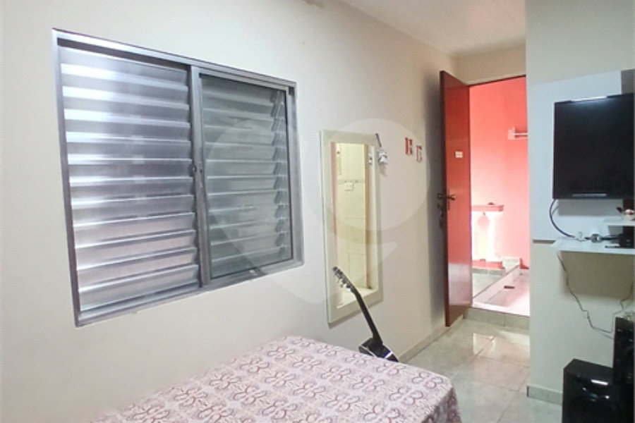 Casa à venda com 3 quartos, sendo 1 suíte, em Campo Limpo, São Paulo, SP