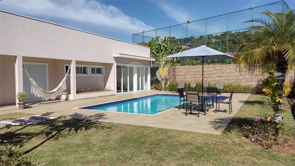 Casa à venda com 4 suítes no condomínio Horizonte Azul II, Itupeva - SP