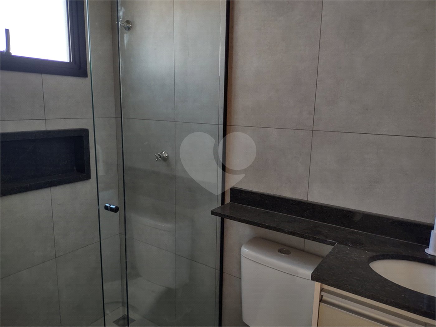 Casa à venda com 2 suítes em Jardim Santo Antônio, Atibaia, SP