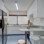 Casa à venda com 4 quartos, sendo 2 suítes, no condomínio Vila Antonieta, São Paulo - SP