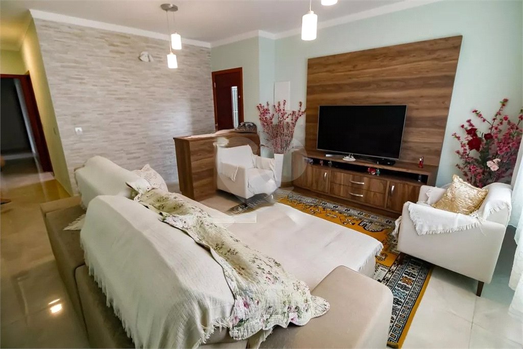 Sobrado à venda com 4 quartos, sendo 1 suíte,  em Vila Sônia, São Paulo, SP