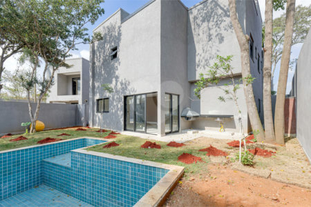 Casa à venda com 4 suítes no condomínio Reserva Robélia, São Paulo - SP