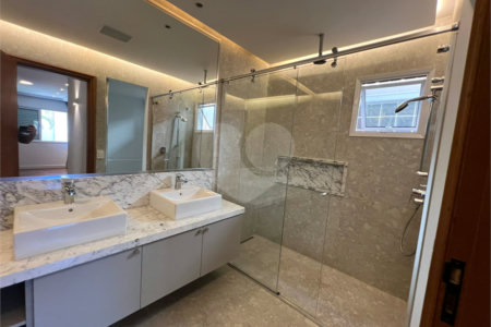 Casa para alugar com 3 quartos, sendo 1 suíte, no condomínio Res Villeneuve, São Paulo - SP