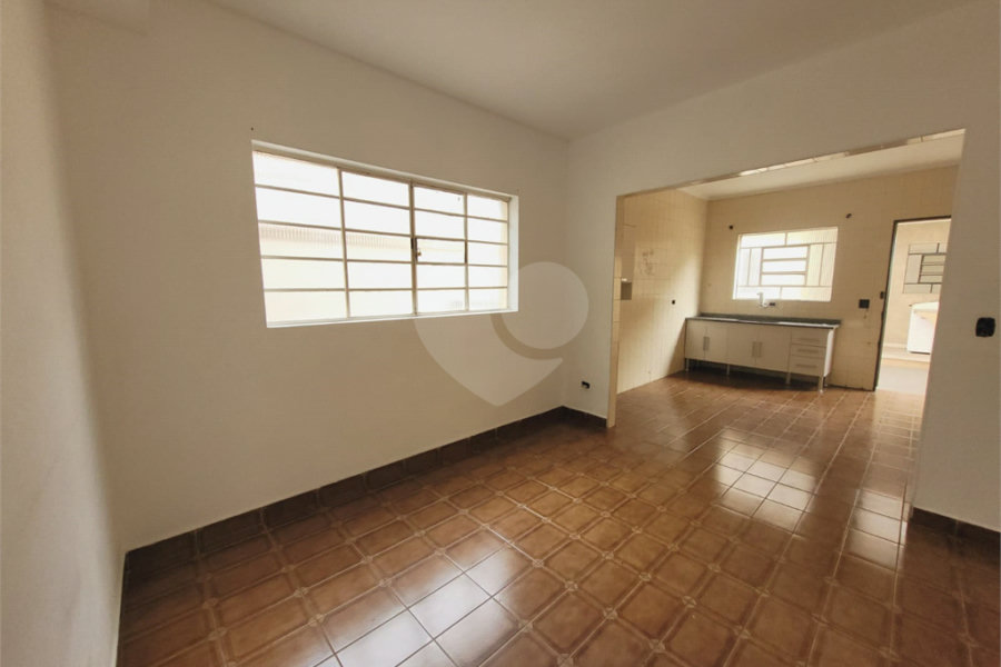 Casa à venda com 3 quartos, sendo 1 suíte, em Parque Maria Domitila, São Paulo, SP