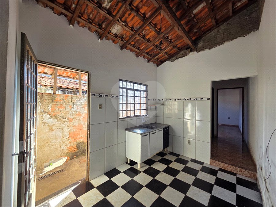 Casa à venda com 2 quartos em Jardim Vieira de Moraes, Itapetininga, SP