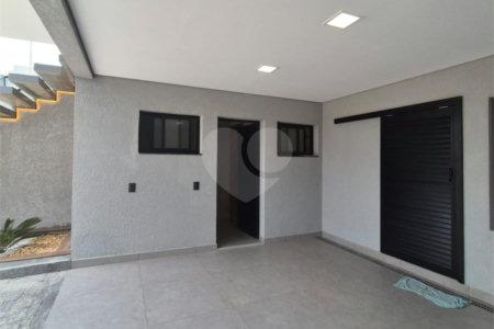 Casa à venda com 3 quartos, sendo 1 suíte, no condomínio Horto Florestal Villagio, Sorocaba - SP