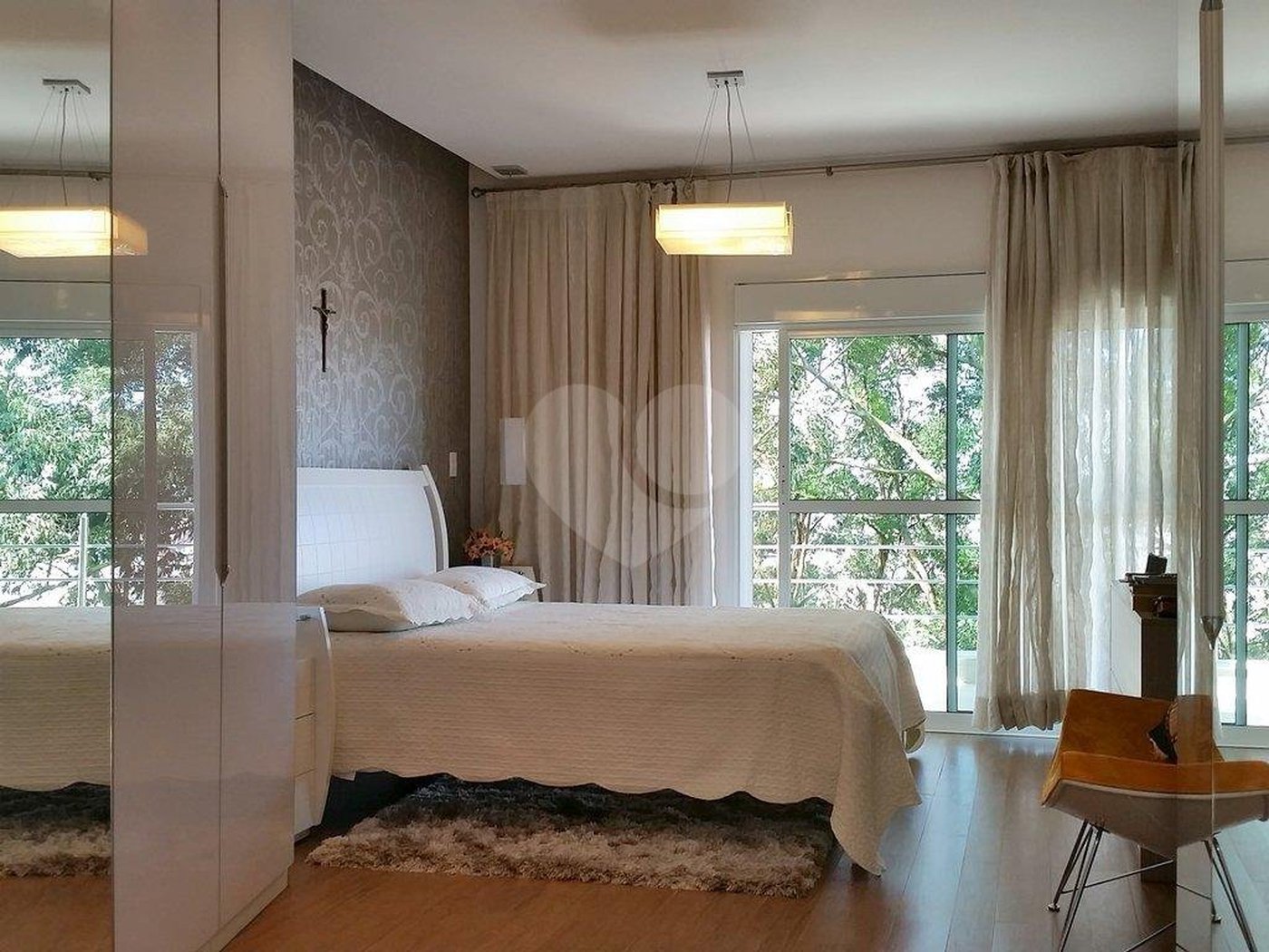 Casa à venda com 6 quartos, sendo 3 suítes, no condomínio Travessa Manuel Antônio Ferreira,85, São Paulo - SP