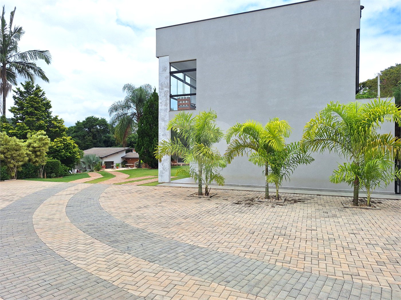 Casa à venda com 7 quartos, sendo 3 suítes, no condomínio Chacaras do Lago, Vinhedo - SP