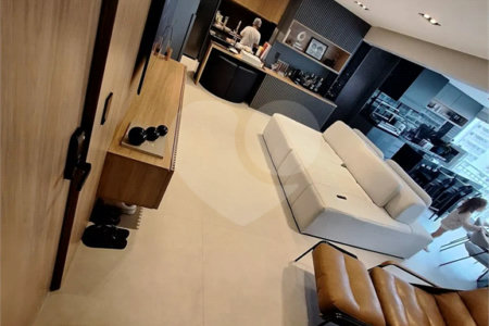 Apartamento à venda com 4 quartos, sendo 2 suítes,  em Vila Anastácio, São Paulo, SP