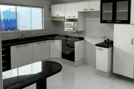 Casa à venda com 3 quartos, sendo 1 suíte, no condomínio Residencial Villa dos Inglezes, Sorocaba - SP