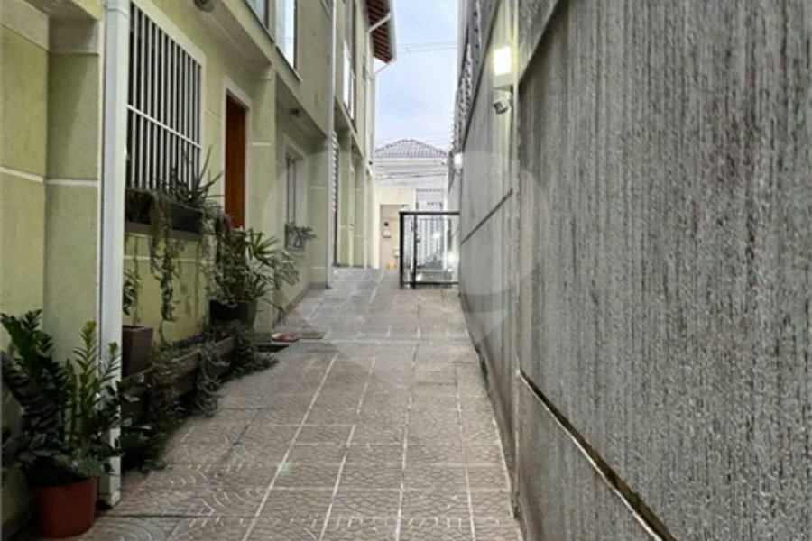 SOBRADO PARA VENDA EM CONDOMINIO FECHADO NA CASA VERDE.