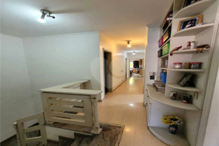 Sobrado à venda com 6 quartos, sendo 2 suítes, em Vila Romana, São Paulo, SP
