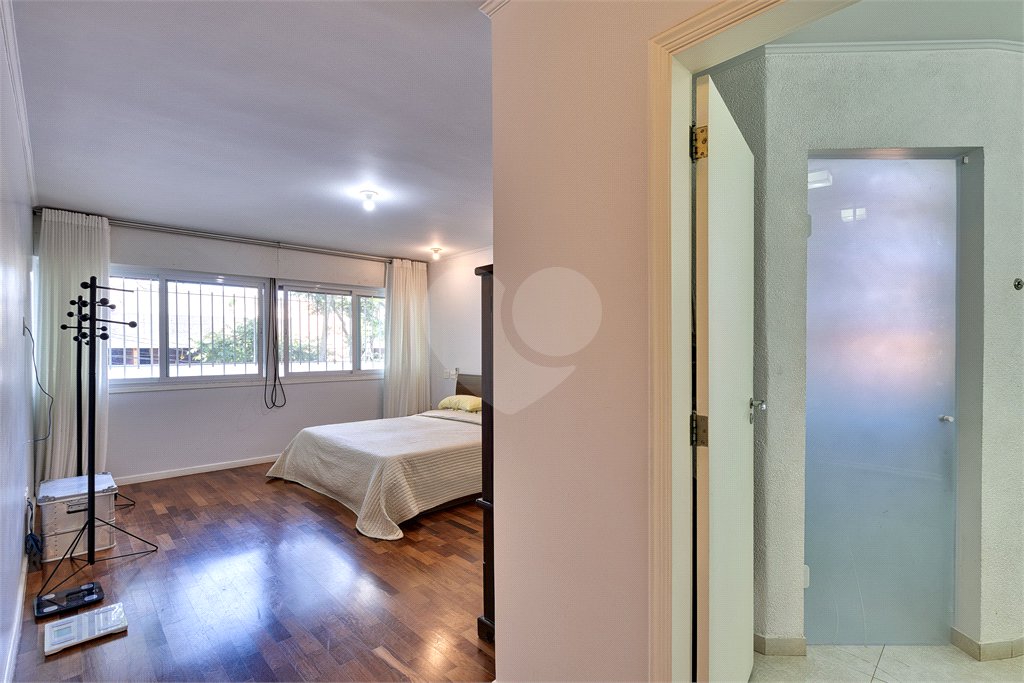 Casa à venda com 4 suítes em Jardim Cordeiro, São Paulo, SP