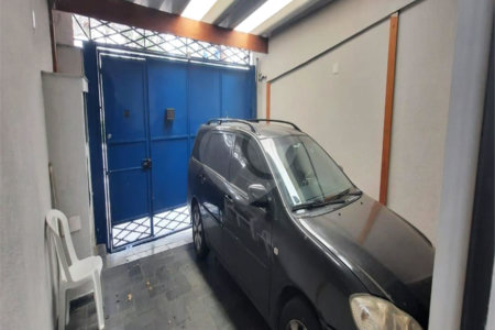 Sobrado à venda com 4 quartos, sendo 1 suíte, em Vila Marari, São Paulo, SP