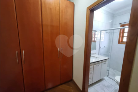 Sobrado à venda ou para alugar com 5 quartos, sendo 4 suítes,  em City América, São Paulo, SP