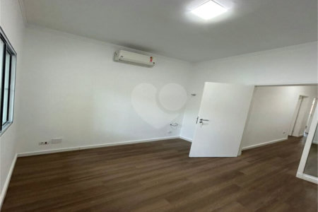 Casa para alugar com 5 quartos, sendo 2 suítes, em Vila Olímpia, São Paulo, SP