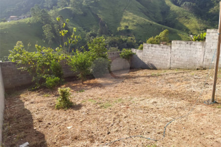 Casa Térrea à venda com 3 quartos, sendo 1 suíte,  no Centro, Salesópolis, SP