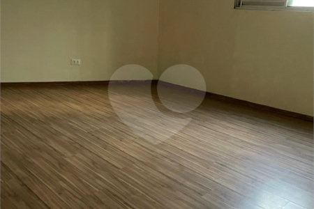 Sobrado à venda com 3 quartos em Água Fria, São Paulo, SP