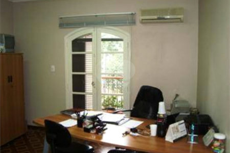 Casa à venda com 4 quartos, sendo 3 suítes, em Vila Alpina, Santo André, SP