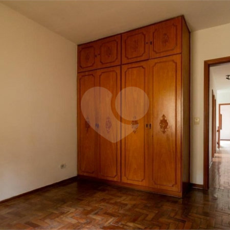 Sobrado à venda com 3 quartos, sendo 1 suíte, em Vila Vasconcelos, São Paulo, SP