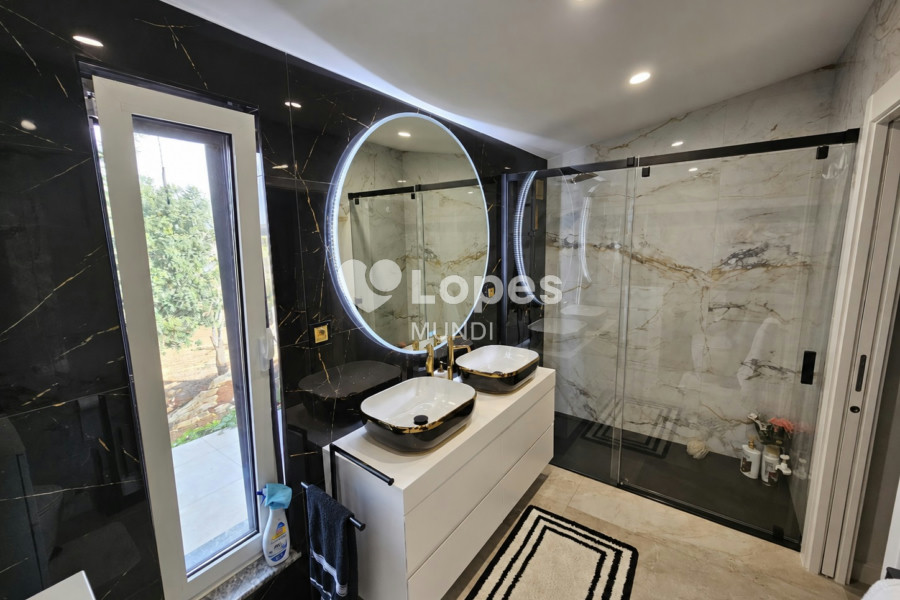 Casa com 3 quartos à venda no Algarve, Portugal – Piscina e terreno de 12.000 m²