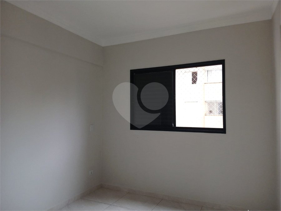 Apartamento para alugar com 2 quartos, sendo 1 suíte, em Jardim Carambeí, São Roque, SP