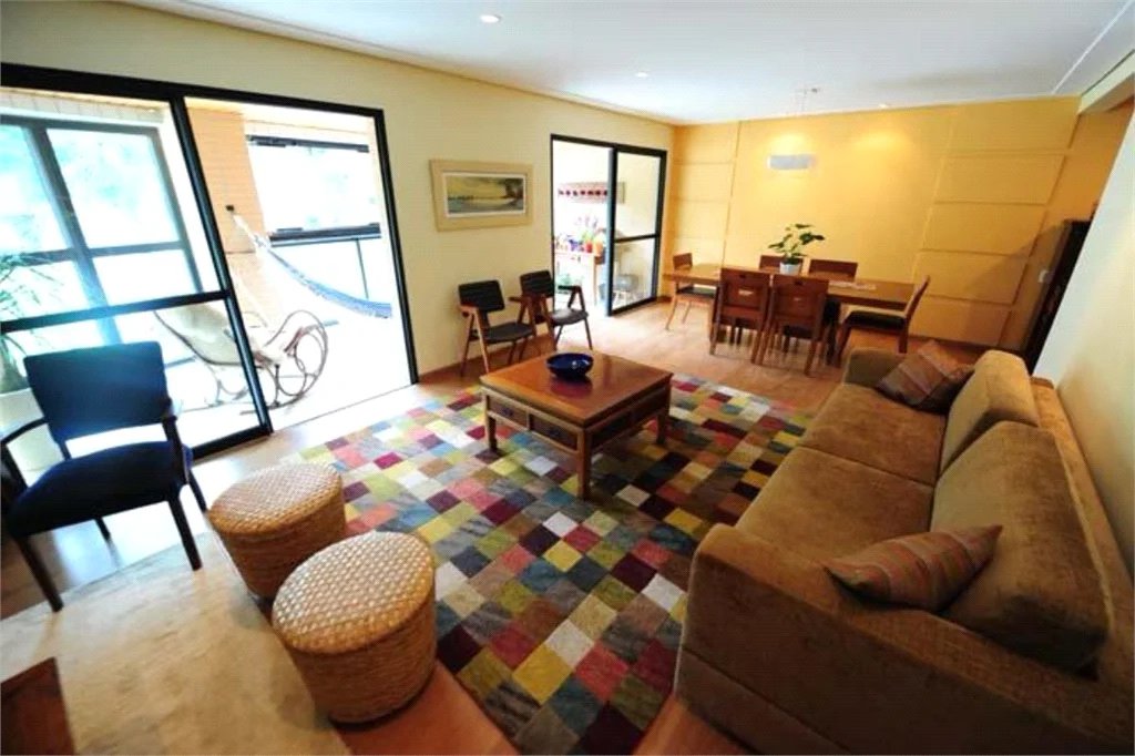 Apartamento à venda ou para alugar com 3 quartos, sendo 2 suítes, em Jardim Morumbi, São Paulo, SP