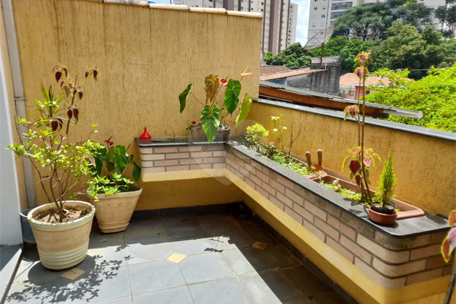 Sobrado à venda com 4 quartos, sendo 1 suíte, em Chora Menino, São Paulo, SP