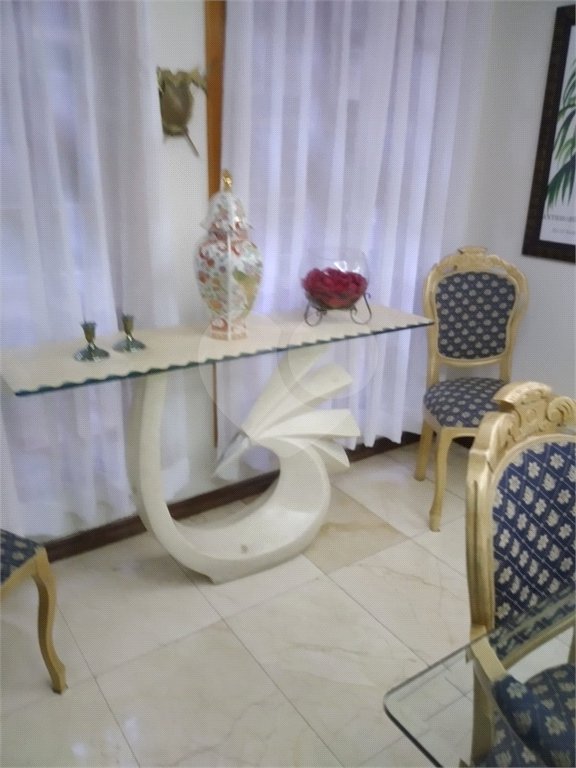 Casa à venda com 4 quartos, sendo 3 suítes, no condomínio Da Serra, São Paulo - SP