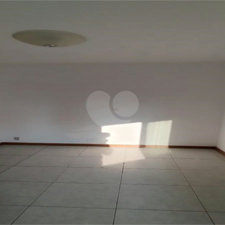 Apartamento à venda com 2 quartos, sendo 1 suíte,  em Jardim Parque Morumbi, São Paulo, SP