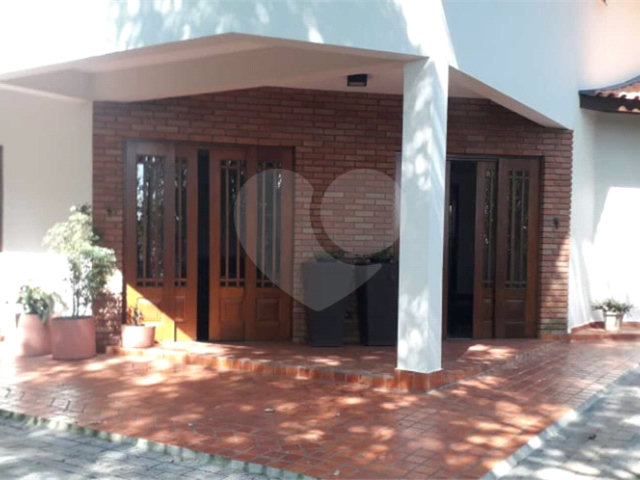 Casa à venda com 3 quartos, sendo 4 suítes,  no condomínio Alpes da Cantareira, Mairiporã - SP