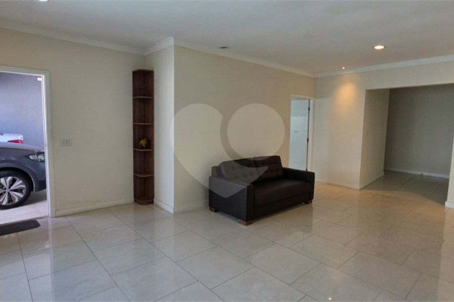 Casa Térrea à venda ou para alugar com 8 quartos, sendo 4 suítes, em Vila Pereira Barreto, São Paulo, SP