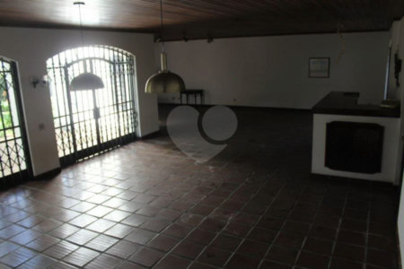 Casa Térrea à venda ou para alugar com 6 suítes em Vila Tramontano, São Paulo, SP