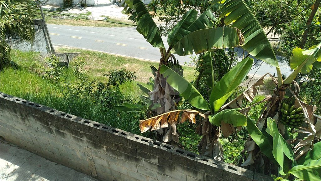 Chácara à venda com 3 suítes em Chácaras Copaco, Arujá, SP