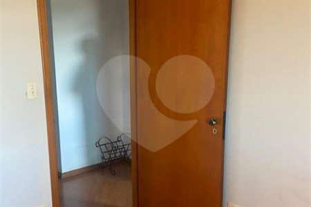 Sobrado à venda com 3 quartos, sendo 1 suíte,  em Jardim Selma Helena, Poá, SP