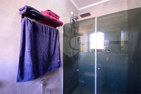 Casa com 4 Dormitórios sendo 1 suíte, com 3 Vagas
