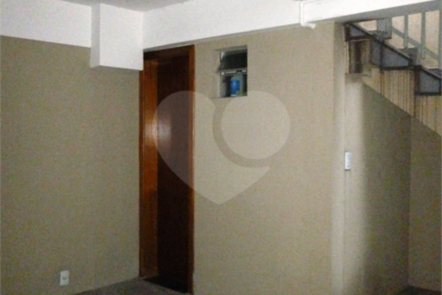 Casa à venda com 3 quartos, sendo 1 suíte, no condomínio Residencial Vila Primavera (zona Norte), São Paulo - SP