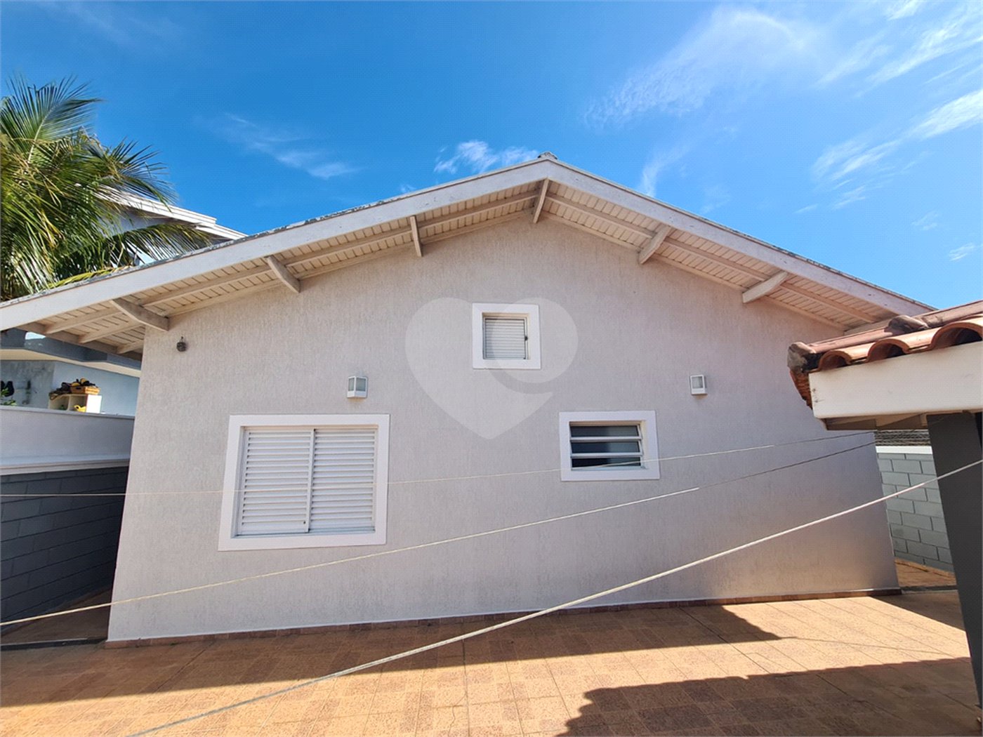 Casa à venda com 3 quartos, sendo 2 suítes, no condomínio Terras de São Francisco, Vinhedo - SP