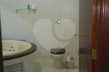 Casa à venda com 4 quartos, sendo 1 suíte, em Wanel Ville, Sorocaba, SP