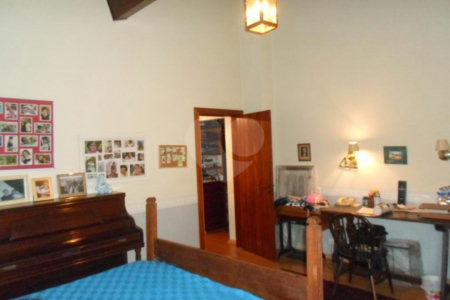 Sobrado à venda com 5 quartos, sendo 3 suítes, em Fazenda Morumbi, São Paulo, SP