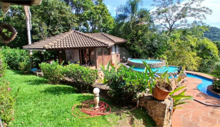 Casa à venda com 4 suítes no condomínio Sausalito, Mairiporã - SP