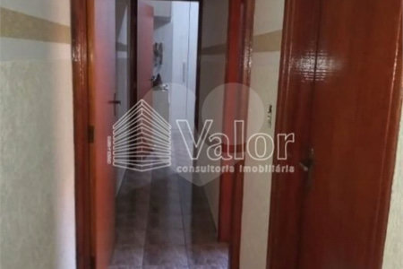 Casa Térrea com 2 dormitórios, sendo 1 suíte.