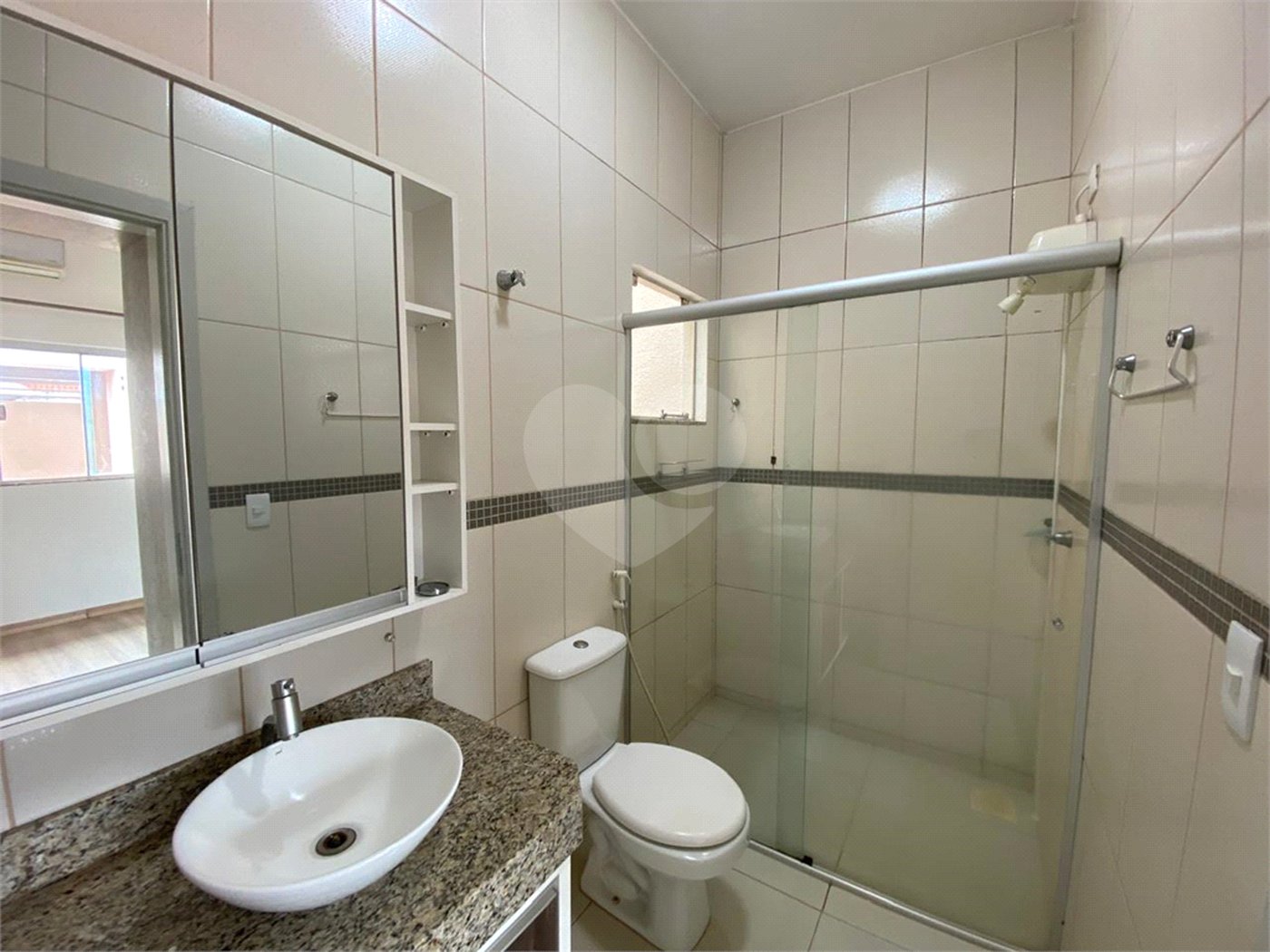 Casa à venda com 3 quartos, sendo 1 suíte,  em Jardim Jamaica, Ponta Porã, MS
