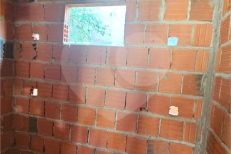 Casa à venda com 3 quartos, sendo 1 suíte, em Vila Áurea, Ponta Porã, MS