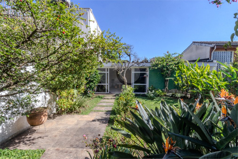 Casa Térrea à venda com 4 quartos, sendo 1 suíte, em Brooklin, São Paulo, SP