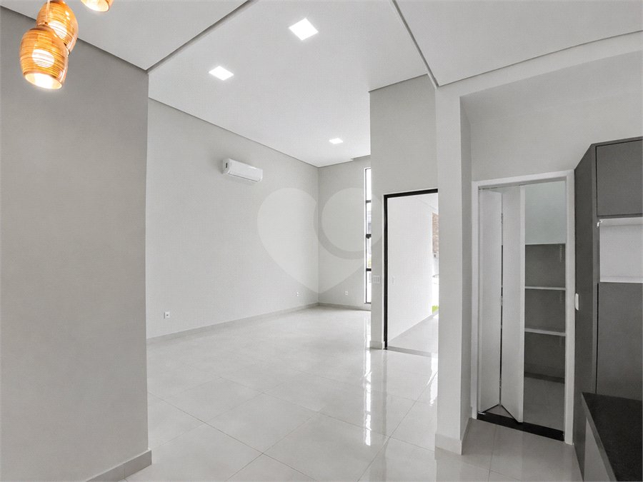 Casa à venda com 3 suítes no condomínio Renaissance, Sorocaba - SP